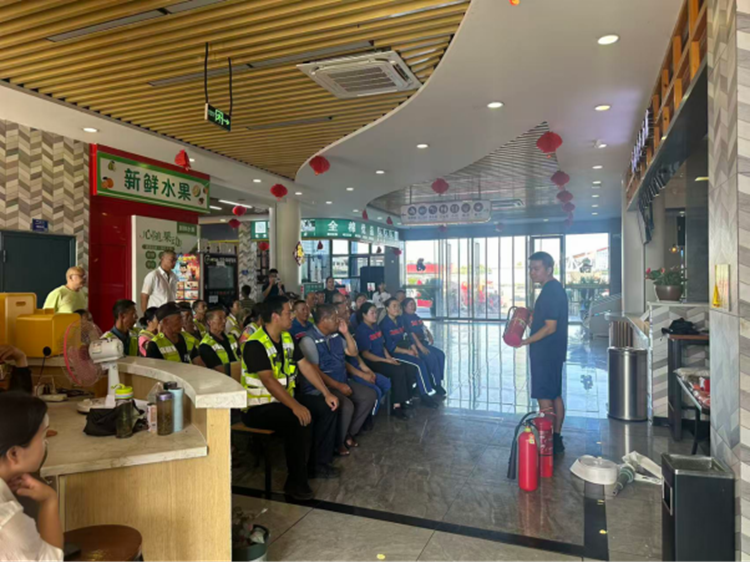 以训促防 以练筑安—成绵运管公司督导罗江金山服务区开展消防安全培训及应急演练
